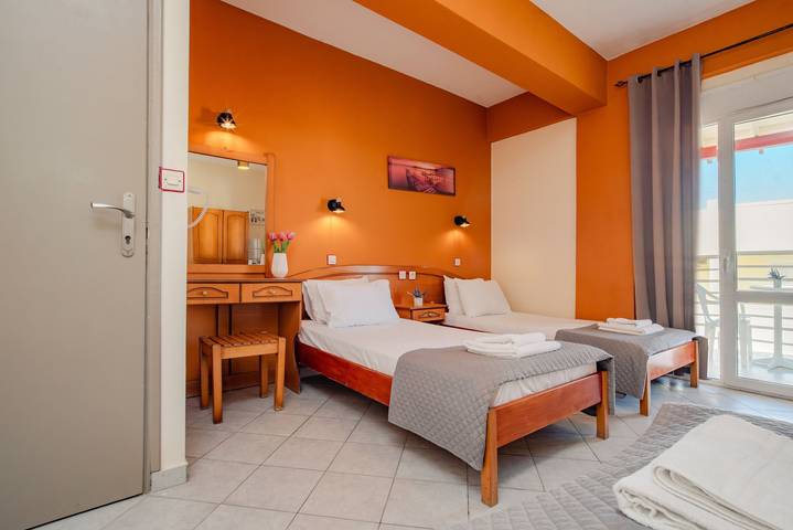 Holiday rental for 3 people, with Balcony and Terrace as well as Garden in Kavos