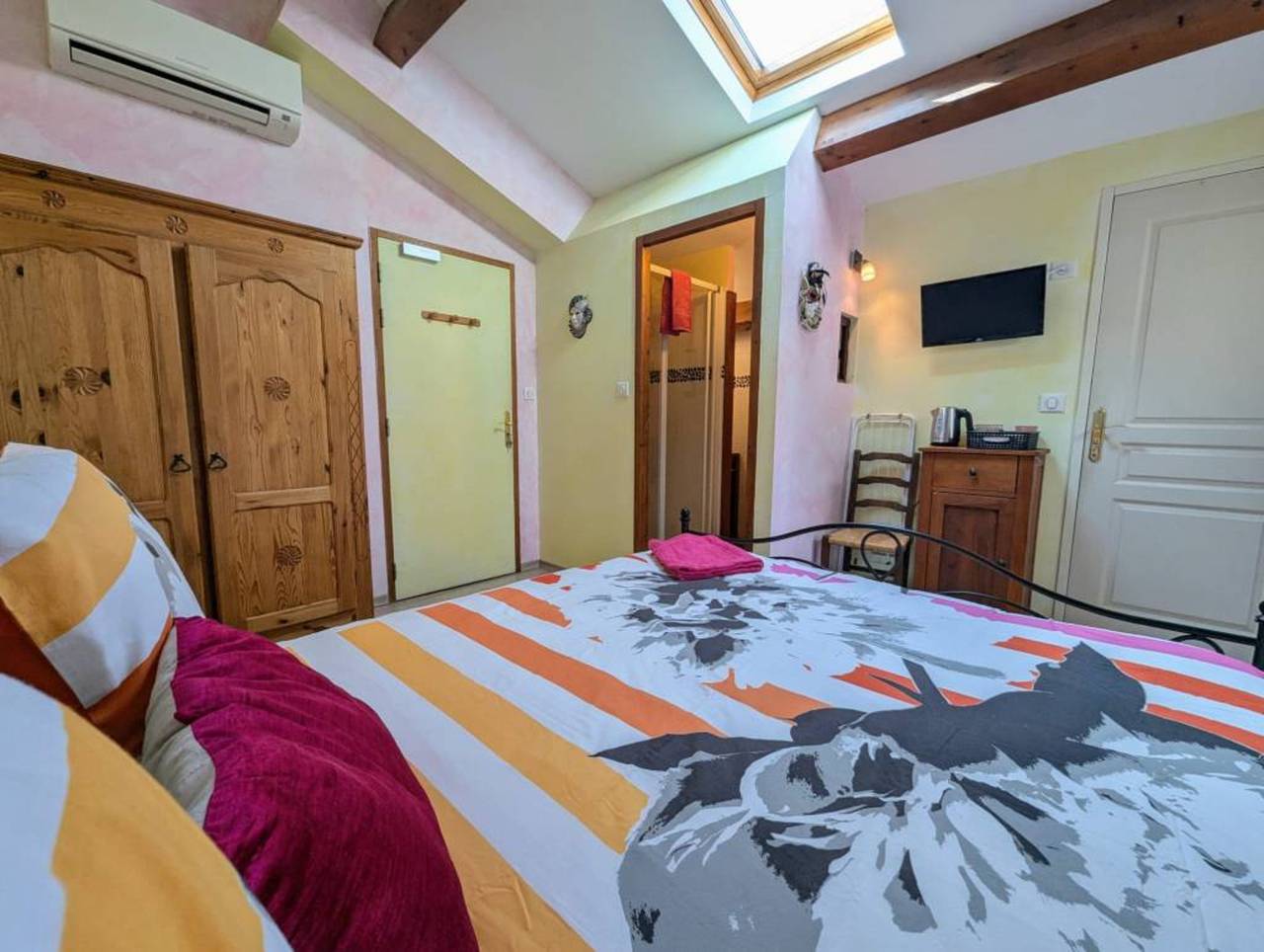 Chambres d'hôtes - Endurme avec vue sur la montagne, Wi-Fi et climatisation in Mostuéjouls, Parc naturel régional des Grands Causses