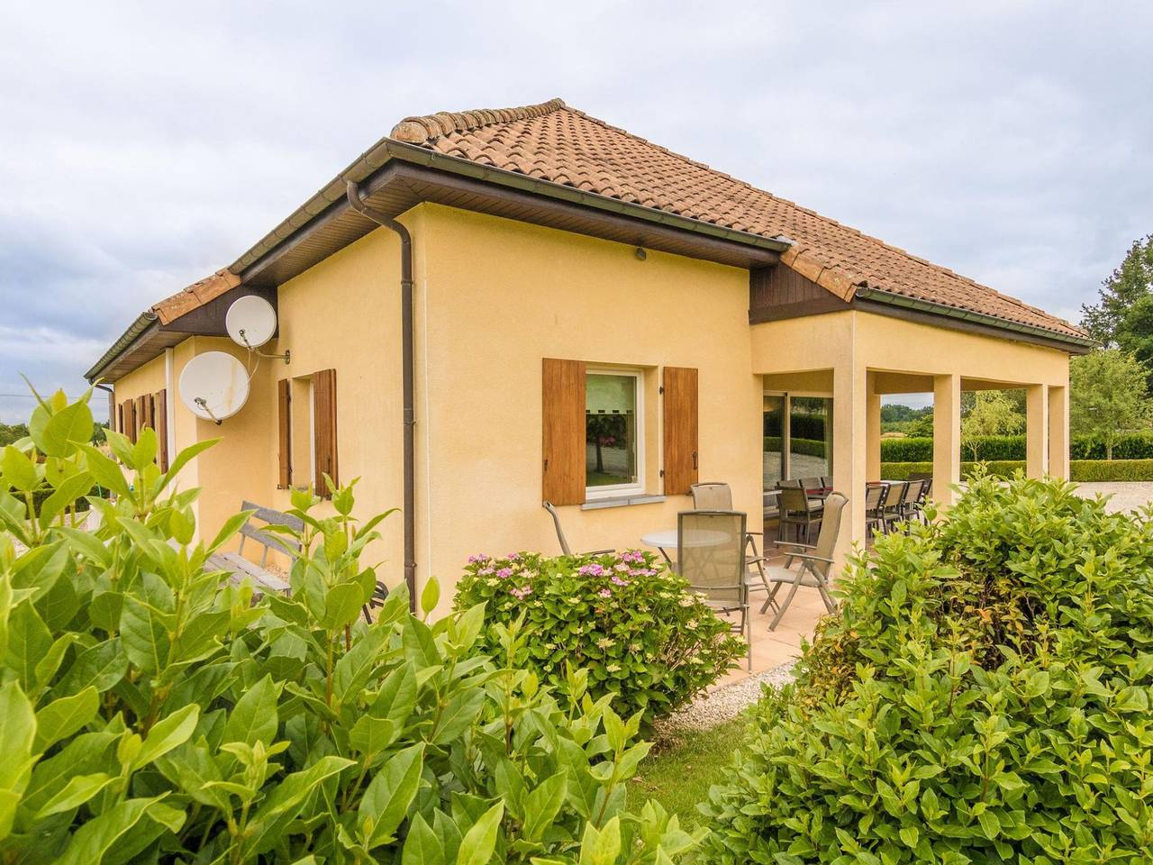 Two comfortable houses with swimming pool near Monbazillac and Bergerac. in Saint-Nexans, Périgord Pourpre