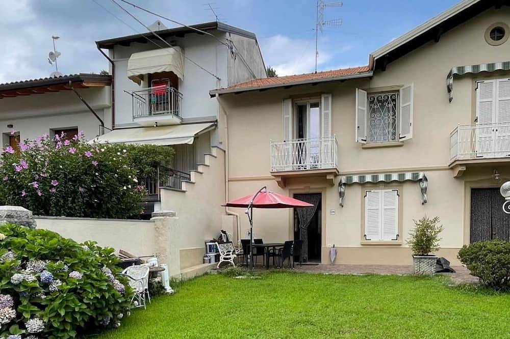 Atemberaubendes  Ferienhaus für 4 Leute mit  W-Lan, Tv und Balkon in Mergozzo, Comune di Mergozzo