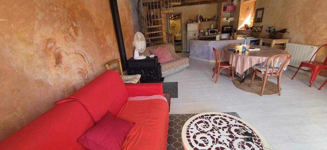 Location de vacances pour 6 personnes, avec vue et jardin à Champagnac-le-Vieux - 3