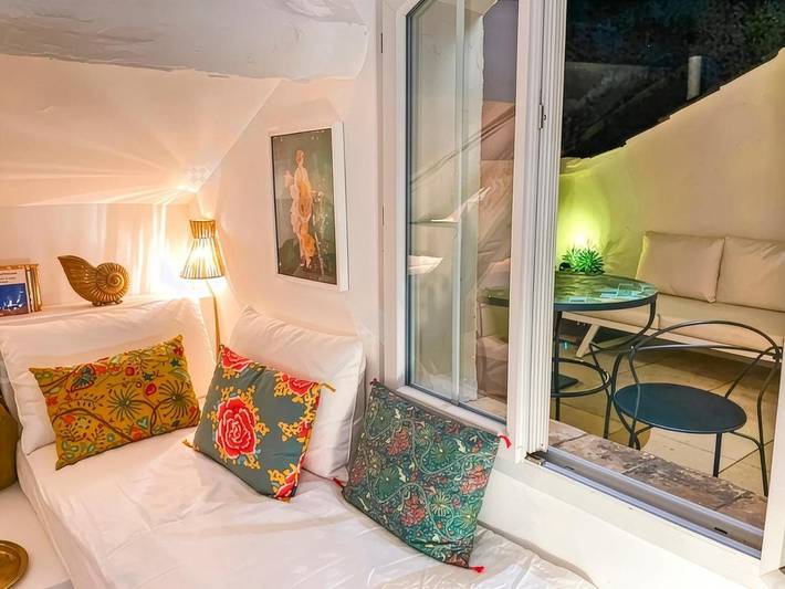 Gîte pour 3 personnes, avec vue et terrasse dans Arenes De Nimes - 2