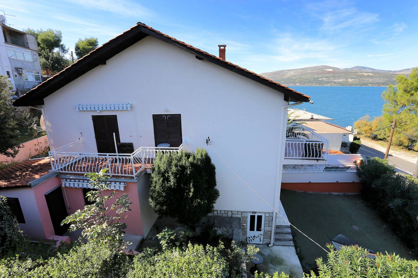 Cały apartament, Jednopokojowy apartament przy plaży Arbanija, Ciovo -b in Arbanija, Čiovo