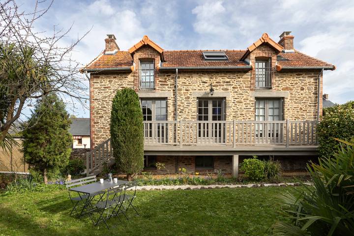 Gîte pour 5 personnes, avec jardin et terrasse à Le Minihic-sur-Rance