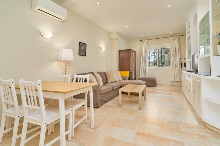 Entire apartment, Apartment 'Poolside  Nerja' with Mountain View, Wi-Fi and Air Conditioning in Rio Chillar, Nerja