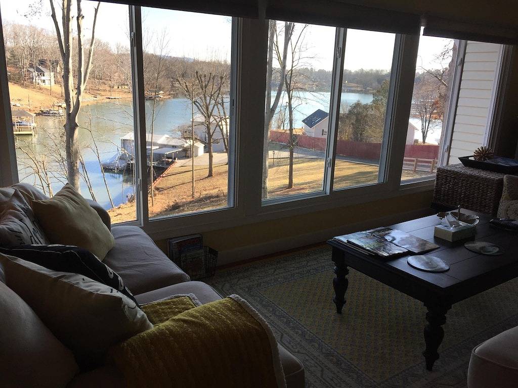 No Wake Cove, drei Kajaks, schnelles Wifi, 2 King 2 Queen 2 Kids Bungalows, Game Rm in Smith Mountain Lake