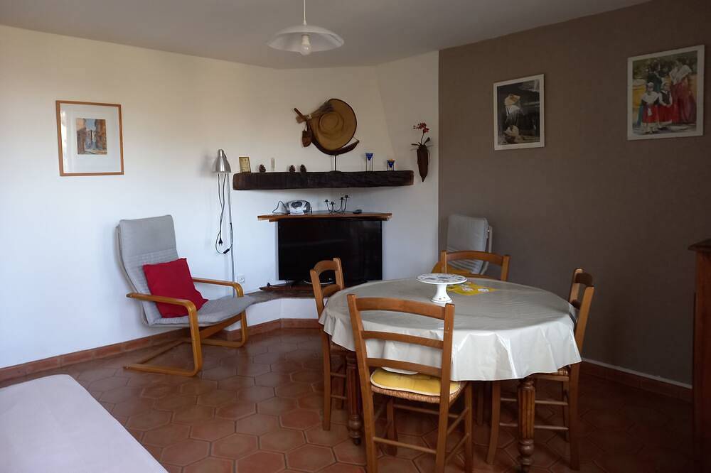 T2 im Erdgeschoss in provenzalischen Bastide mit Schwimmbad, im Herzen des Luberon in Castellet, Regionaler Naturpark Luberon