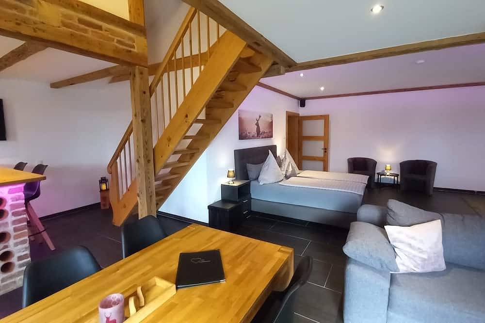 Ganze Wohnung, Ferienwohnung (95qm) mit ebenerdiger Terrasse und Balkon in Lichtenfels (Bayern), Oberes Maintal - Coburger Land