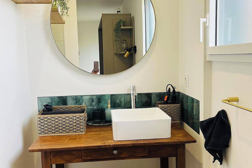 Chambre équipée privée Wc/Sdb puy du fou A87 terrabotanica Terrasse in Mozé-sur-Louet, Vallée de la Loire