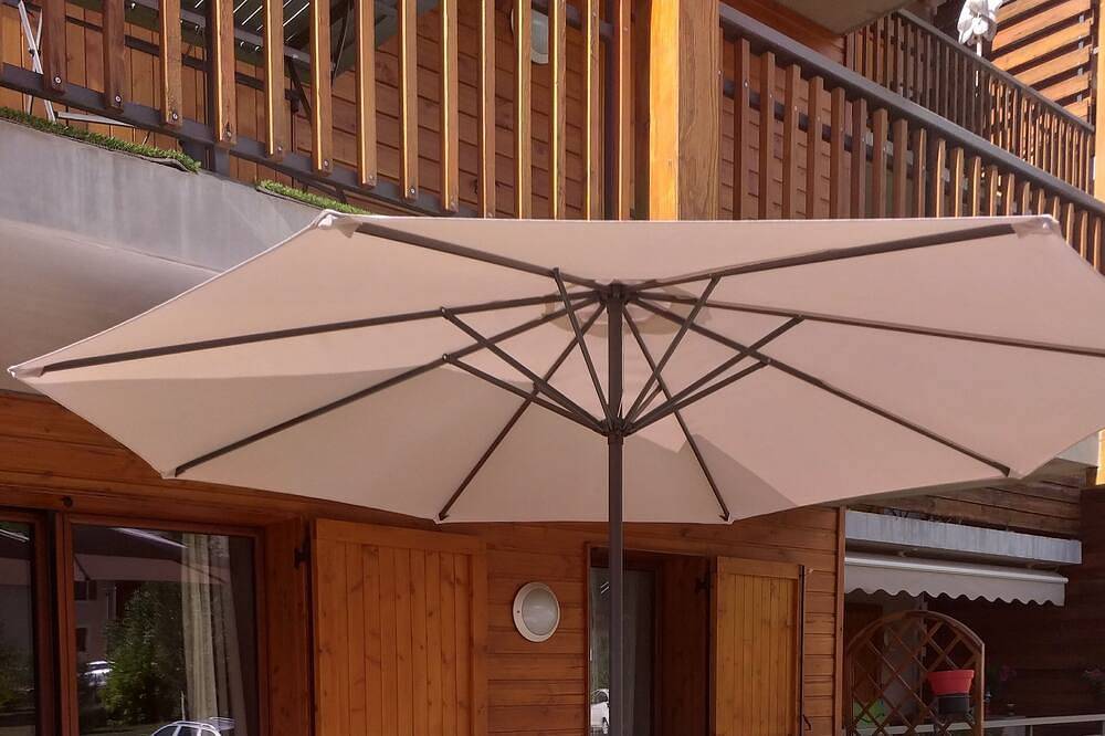 Appartement entier, Location Semaine, Nuitees, été-hiver à Guillestre (porte du Queyras) in Guillestre, Région de Briançon