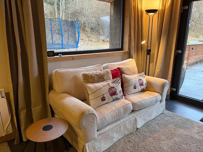 Gîte pour 2 personnes, avec Balcon et Terrasse ainsi que Jardin et Vue à Bex - 4