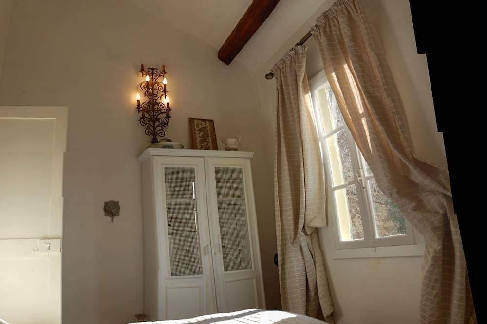 Maison de vendangeurs  typique du languedoc  avec piscine in Nissan-lez-Enserune, Côte méditerranéenne (France)