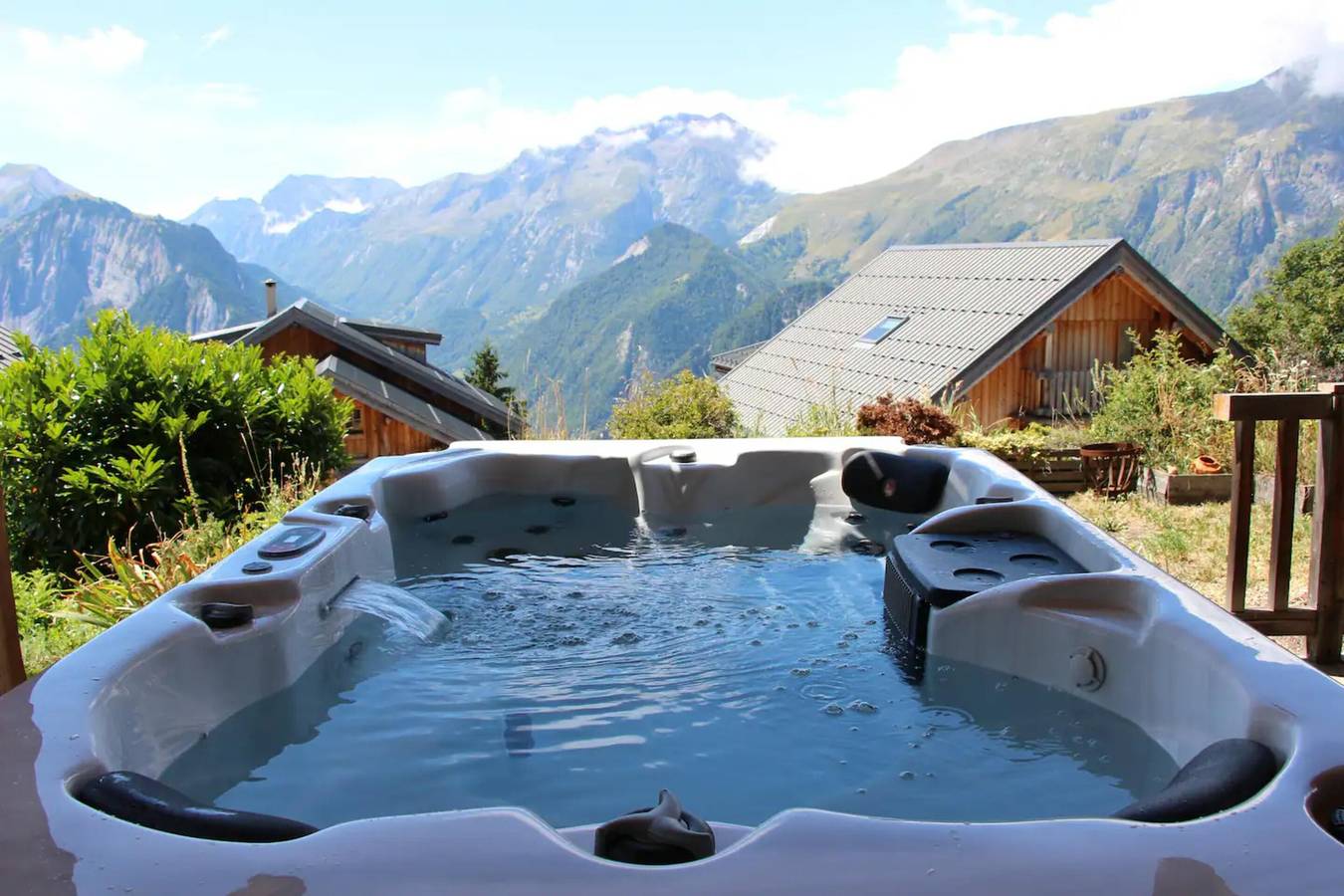Chalet 4* at the foot of the slopes, hammam sauna spa panorama in Villard-Reculas, Écrins National Park