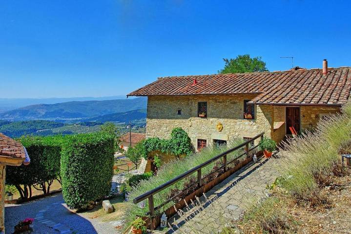 Villa per 17 persone, con Idromassaggio e Terrazza nonché Giardino e Piscina a Sesto Fiorentino