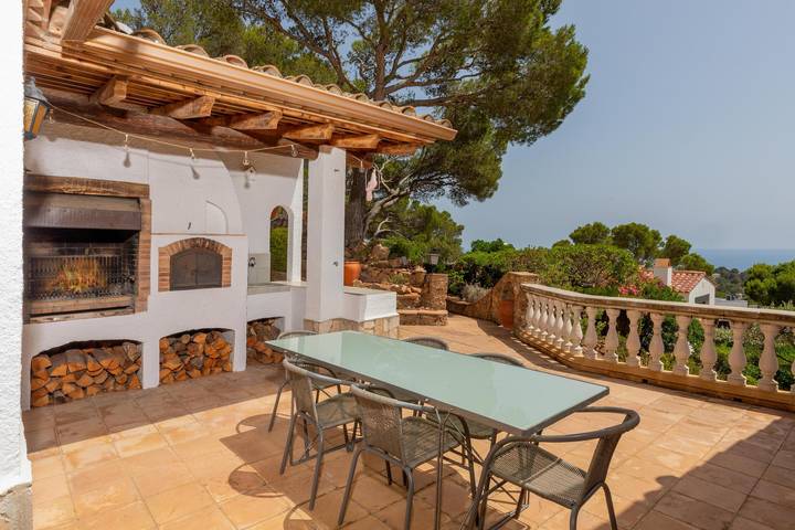 Villa pour 6 personnes, avec piscine ainsi que terrasse et jardin à Palafrugell