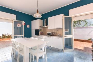 Guesthouse for 9 People in Torre Lapillo, Apulia, Photo 3