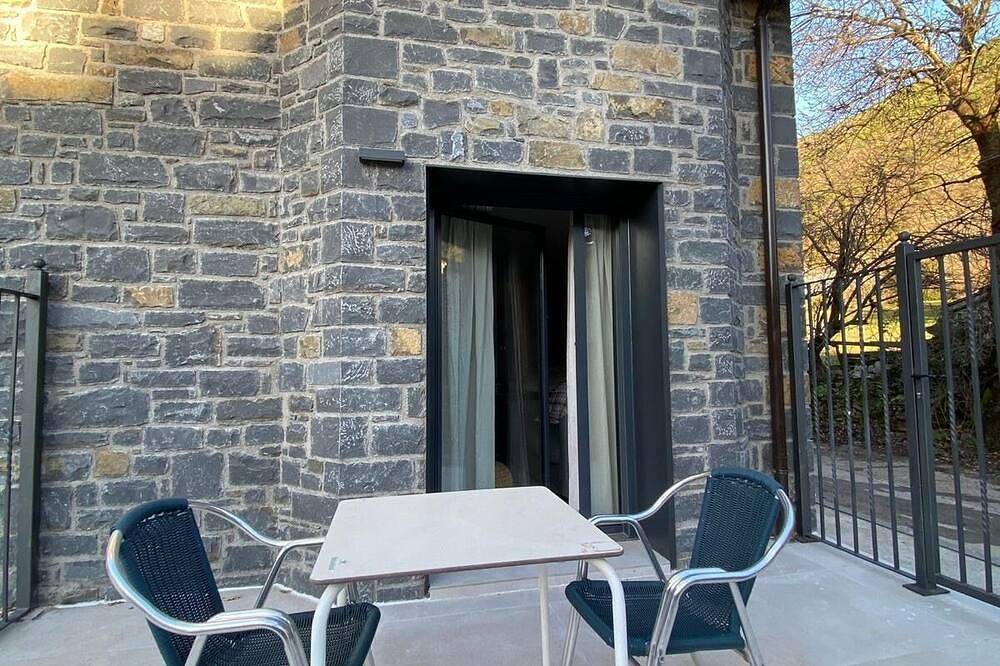 Bonito Duplex en Biescas ,entorno Rural a 20min Estacion Sky. Apta Mascotas in Biescas, Spanish Pyrenees