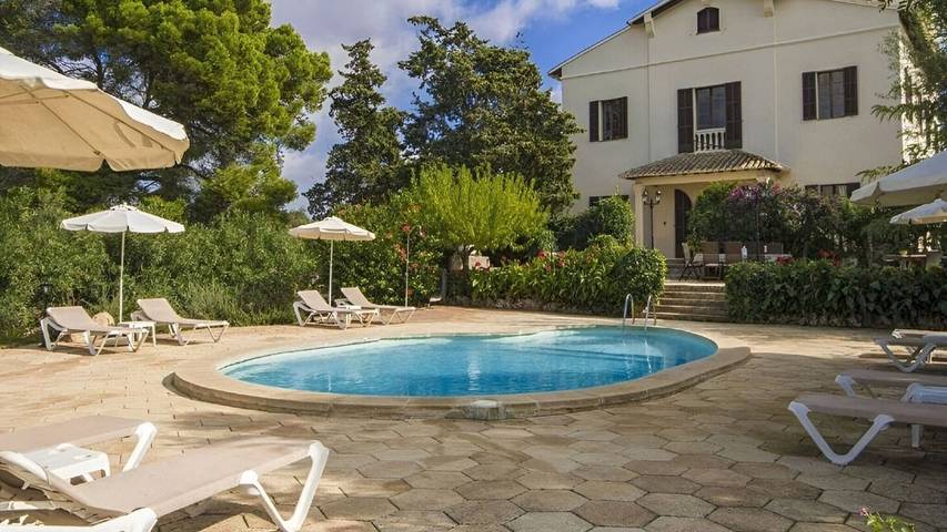 Holiday home for 12 people, with garden and pool - 1
