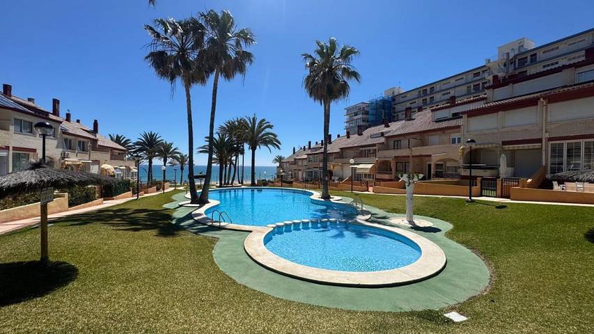 Bungalow para 6 personas, con jardín en San Juan Playa (Alicante)
