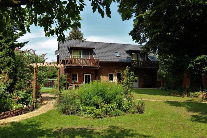 Ferienwohnung für 9 Personen, mit Balkon und Terrasse sowie Garten und Ausblick in Werben
