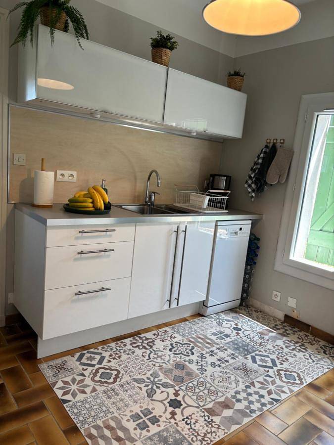 Location de vacances pour 4 personnes, avec vue ainsi que piscine et jardin à Correns - 2