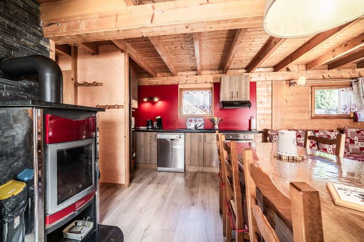 Chalet „6P - Le Refuge Des Lhottis“ mit Bergblick, privater Terrasse und Wlan in Verchaix, Region Bonneville