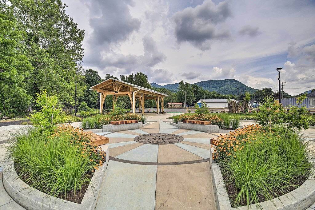 'Trout House' in Dtwn Damascus: Near Creeper Trail in Damascus, Washington County (VA)