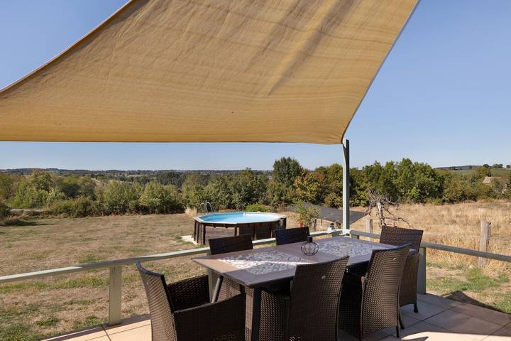 Gîte Grand-mère avec climatisation, piscine privée, terrasse privée et Wi-Fi in Région d'Aubussargues