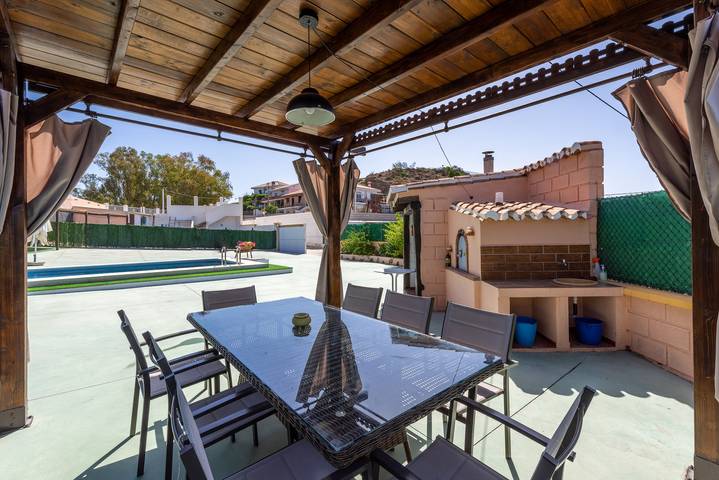 Holiday Home El Ventorrillo with Pool, Sea View, Garden & A/C; Parking available in Málaga (Este), Malaga
