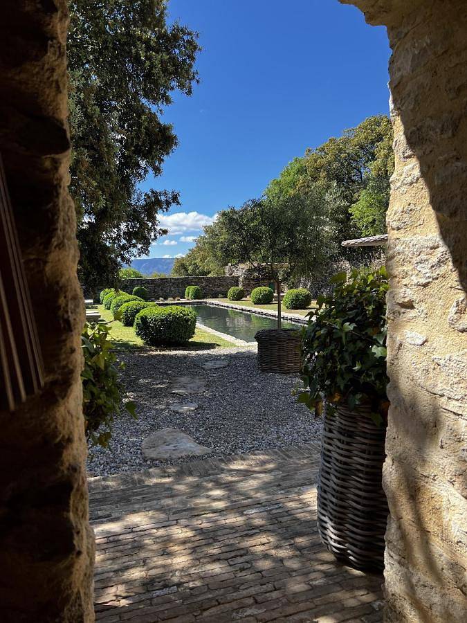 Location de vacances pour 2 personnes, avec piscine ainsi que terrasse et jardin dans Village de Gordes - 4