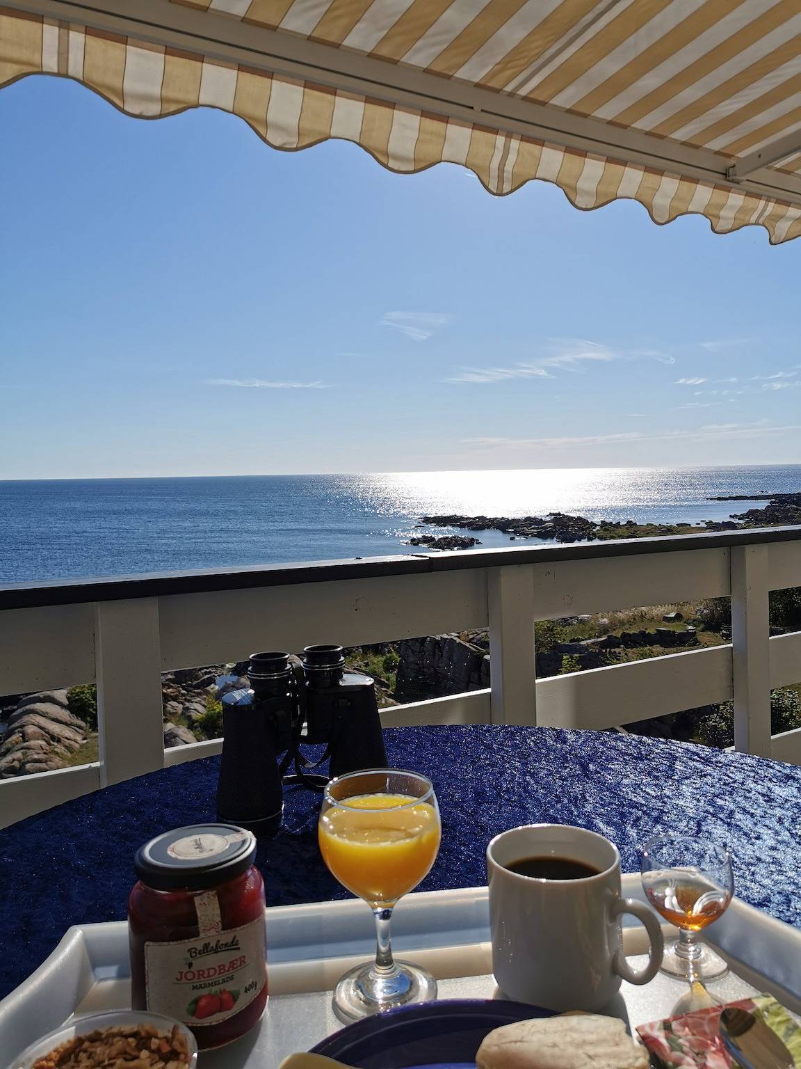 Entire apartment, Holiday apartment with sea view on the cliffs in Allinge, Bornholm