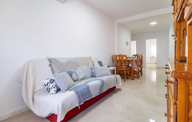 Apartamento vacacional entero, Felicidad junto a la playa: Apartamento moderno con WiFi y aire acondicionado in Playa de El Zapillo (Almería), Almería