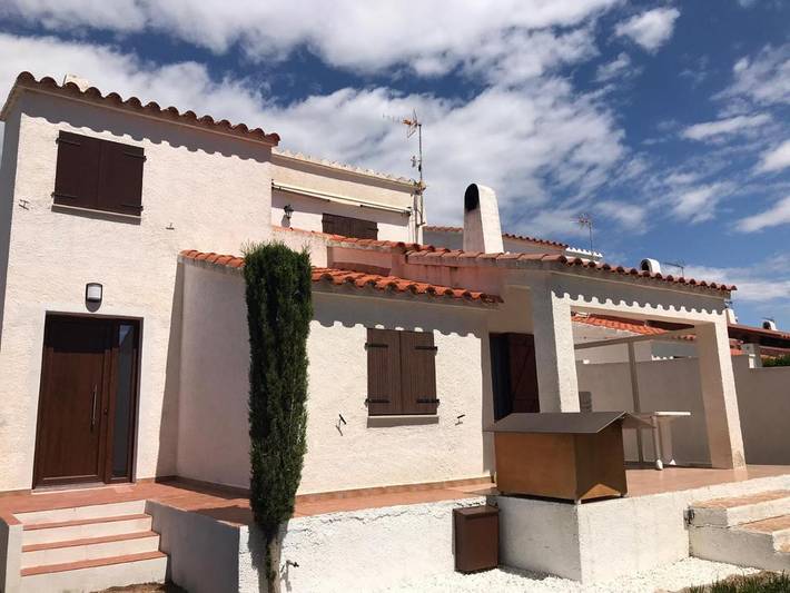 Location de vacances pour 6 personnes, avec vue ainsi que piscine et jardin dans Les Tres Cales - 2