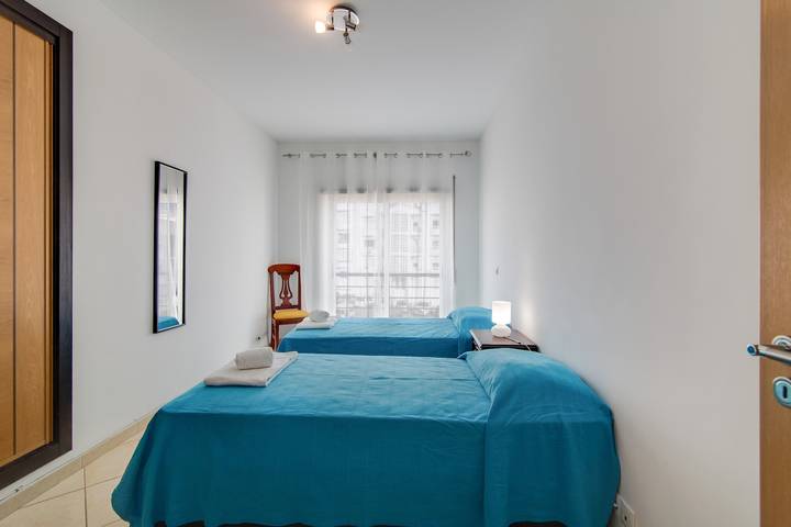 Apartamento inteiro, Apartamento Luminoso Oura Nascente perto do Mar com Varanda e Wi-Fi in Monte Choro, Albufeira e Olhos de Água