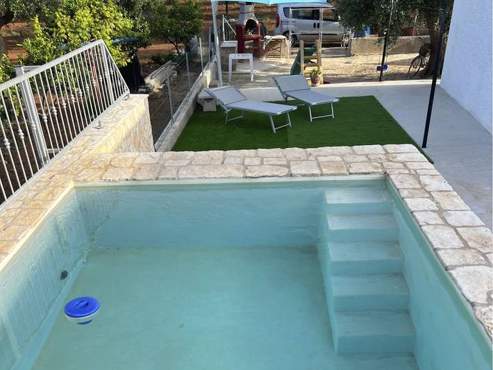 Agriturismo per 3 persone, con Balcone e Terrazza nonché Giardino e Piscina a San Vito dei Normanni