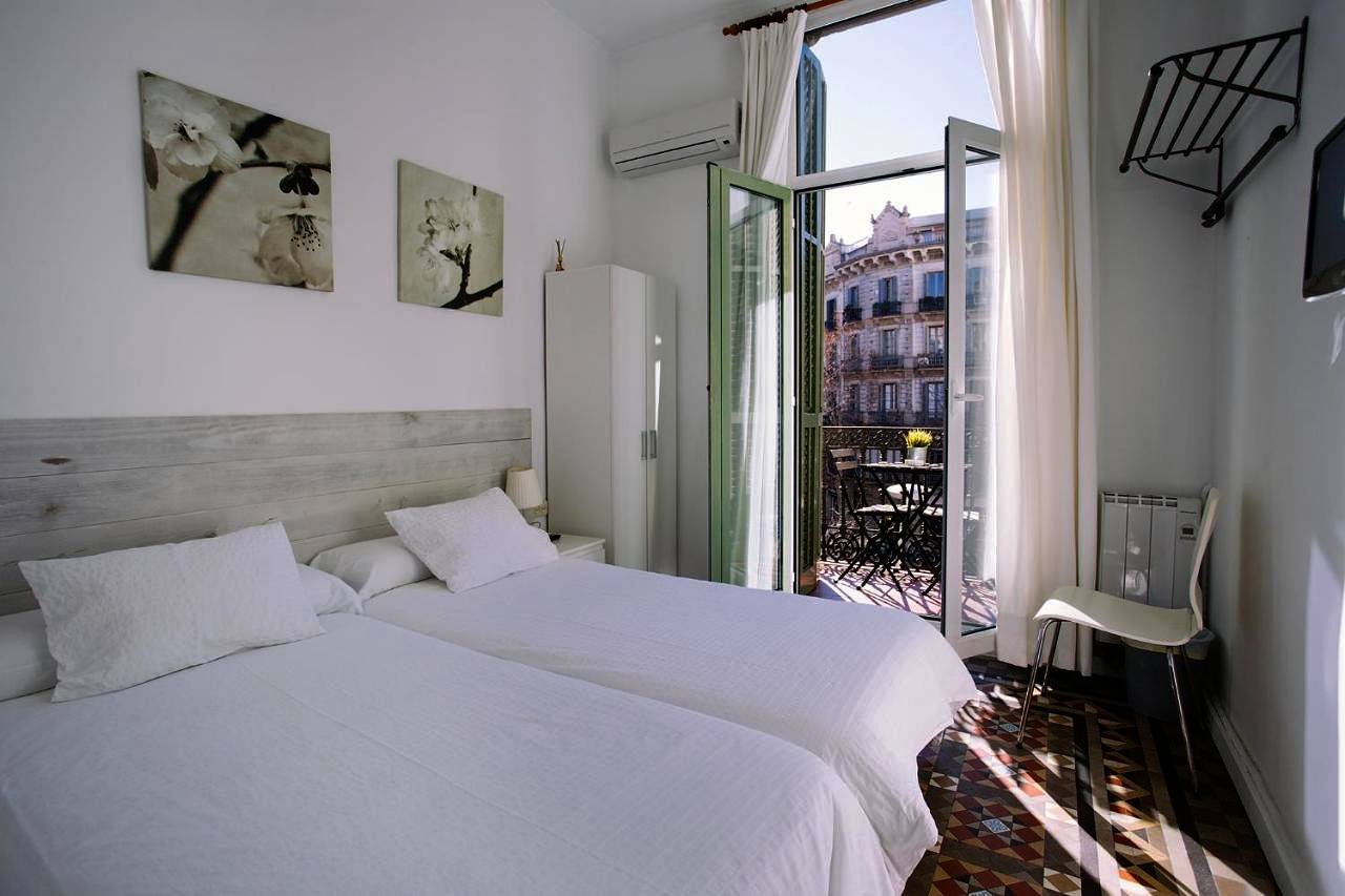 Hostal Eixample in Centro Barcelona, Barcelona