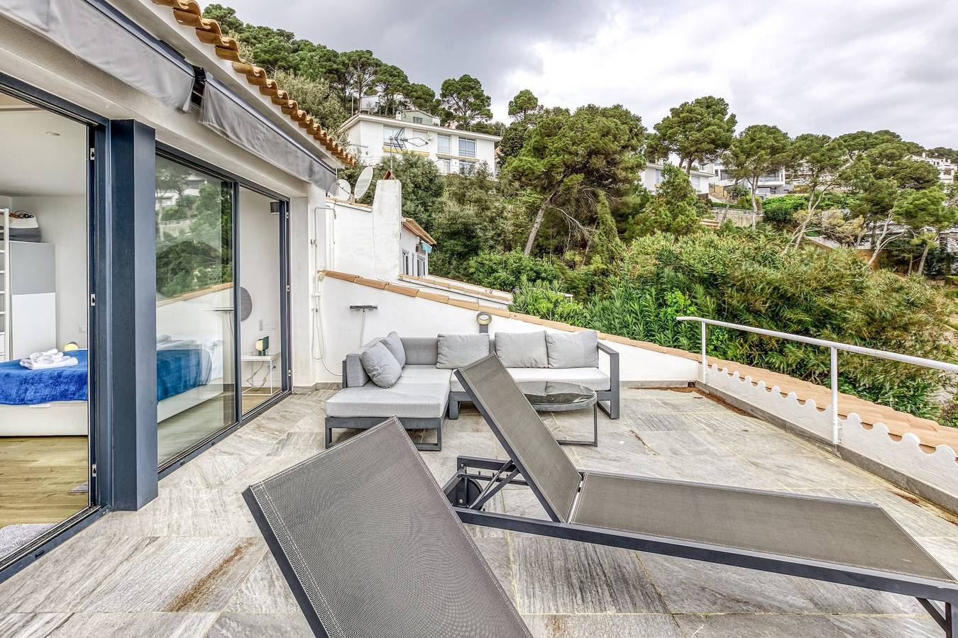 Apartamento entero, Apartamento 'La Terrasse De La Mer 6-Résidence' con vistas al mar, Wi-Fi y aire acondicionado in sa Tuna, Begur