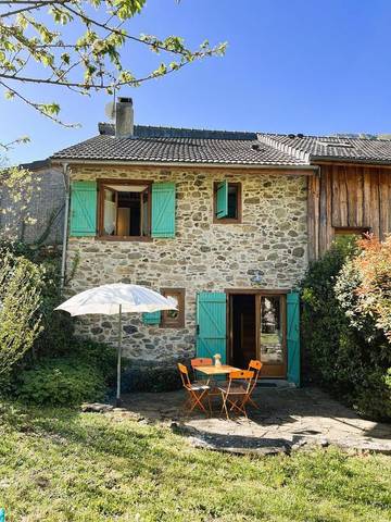 Gîte pour 4 personnes, avec terrasse à Arignac
