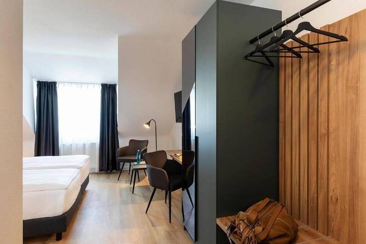 Economy Twin Room Near Schwetzingen Palace (~0.47 mi away) in Schwetzingen, Rheinebene