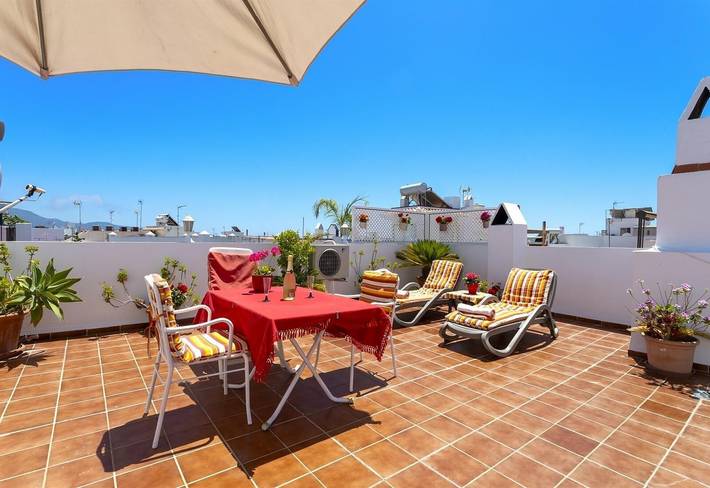 Apartamento entero, Apartamento 'El Rincón de Lola en Nerja' con Terraza y Wi-Fi in Nerja Centre, Nerja