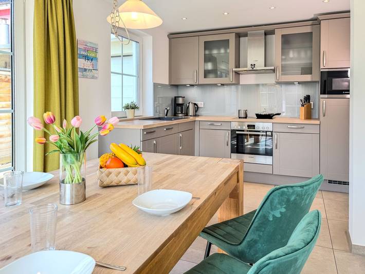 Ferienhaus für 8 Personen, mit Terrasse und Sauna sowie Garten, kinderfreundlich in Zingst - 4