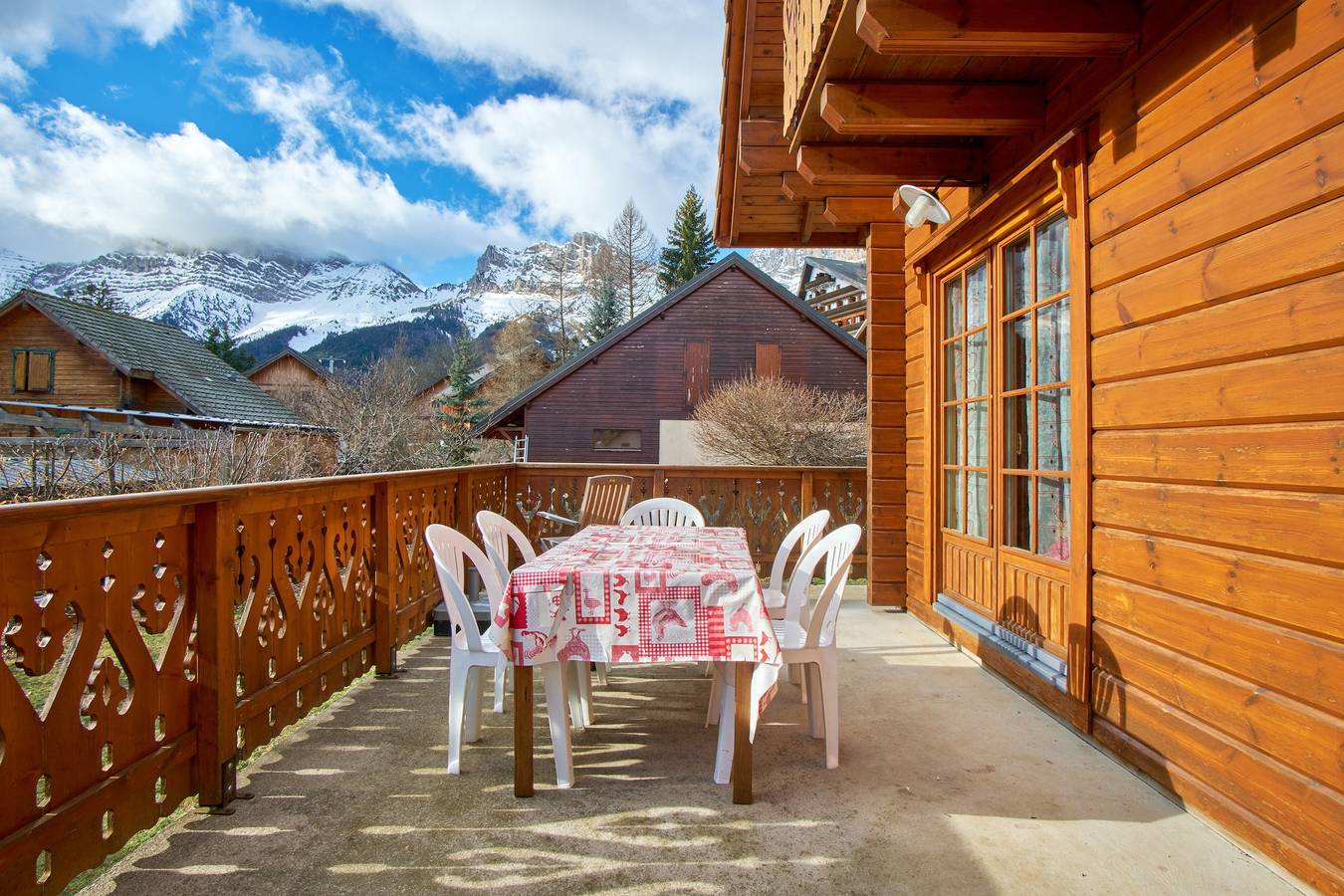 Chalet 'Le Serac' con vistas a la montaña, terraza privada y Wi-Fi in Gresse-en-Vercors, Parc naturel régional du Vercors