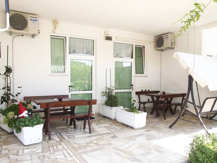 Ferienwohnung für 4 Personen, mit Balkon/Terrasse in Makarska