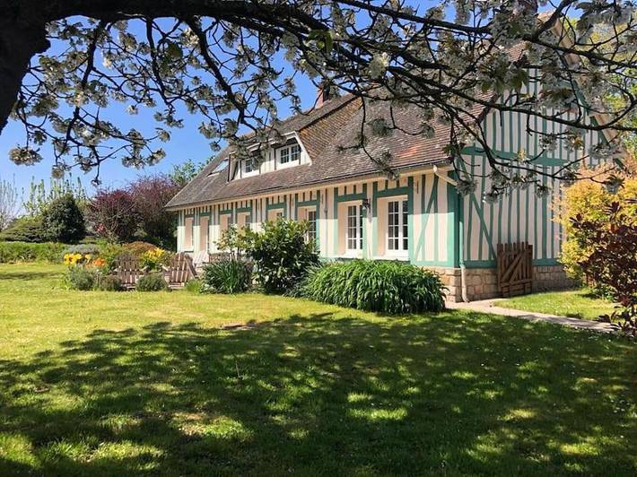Location de vacances pour 6 personnes, avec jardin ainsi que vue et piscine dans Blosseville