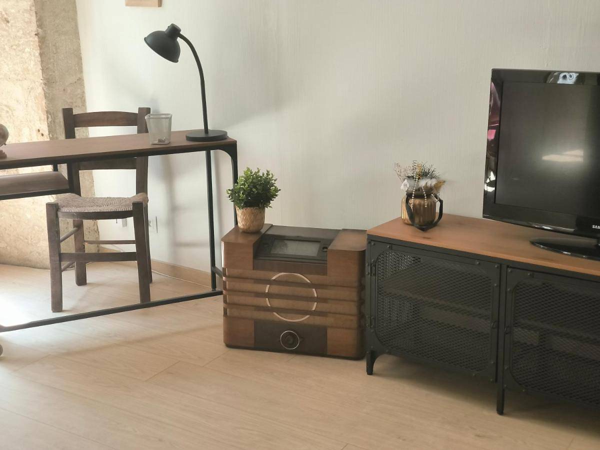 Appartement entier, One-Bedroom Apartment in Auch, Gers
