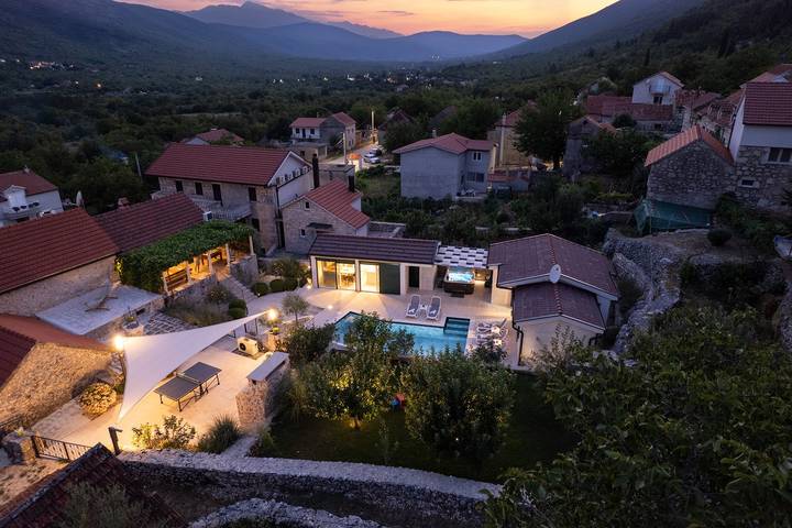 Villa Aurora in Makarska Riviera