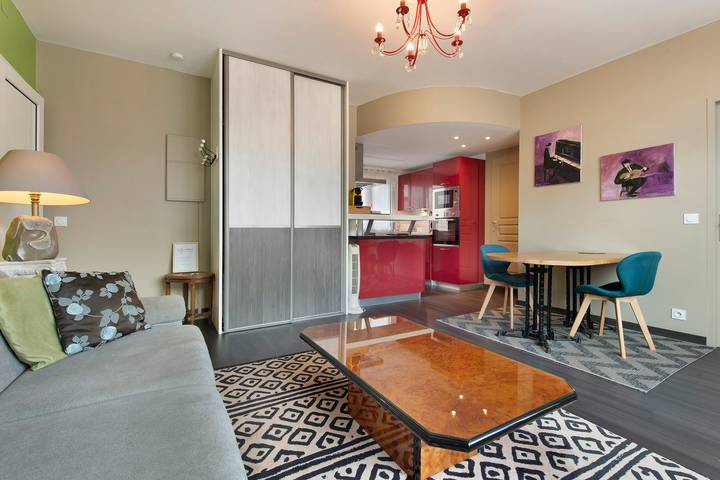Hel lejlighed, Apartment 'Le Bédat' with Mountain View, Balcony and Wi-Fi in Bagnères-de-Bigorre, Hautes-Pyrénées