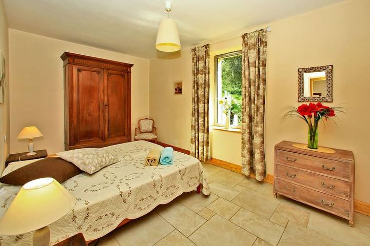 Location de vacances pour 12 personnes, avec jardin et terrasse à La Chapelle-Aubareil - 2