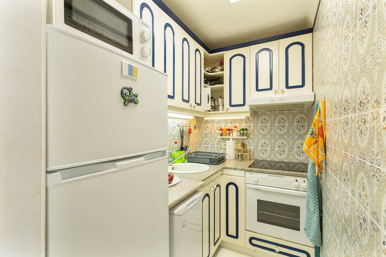Appartement entier, Vacances "Suite Sérénité" avec vue sur la montagne, Wi-Fi et climatisation in Arguineguín, Grande Canarie du Sud