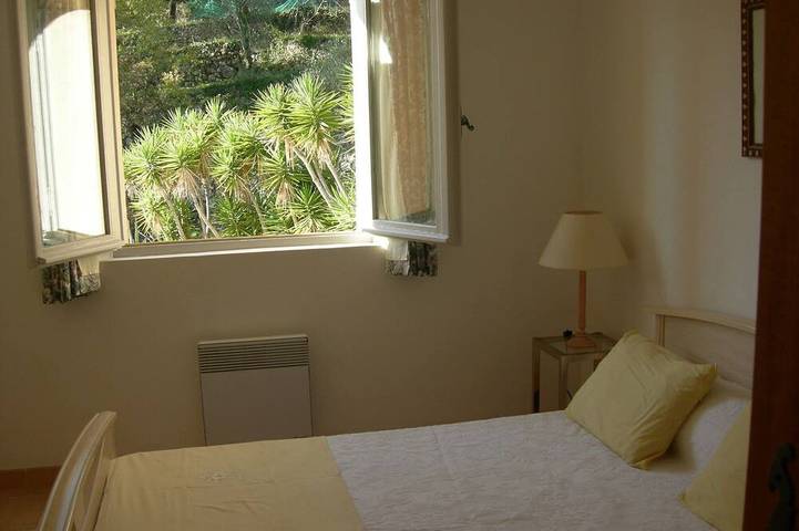 Location de vacances pour 8 personnes, avec jardin et terrasse à Spéracèdes - 3